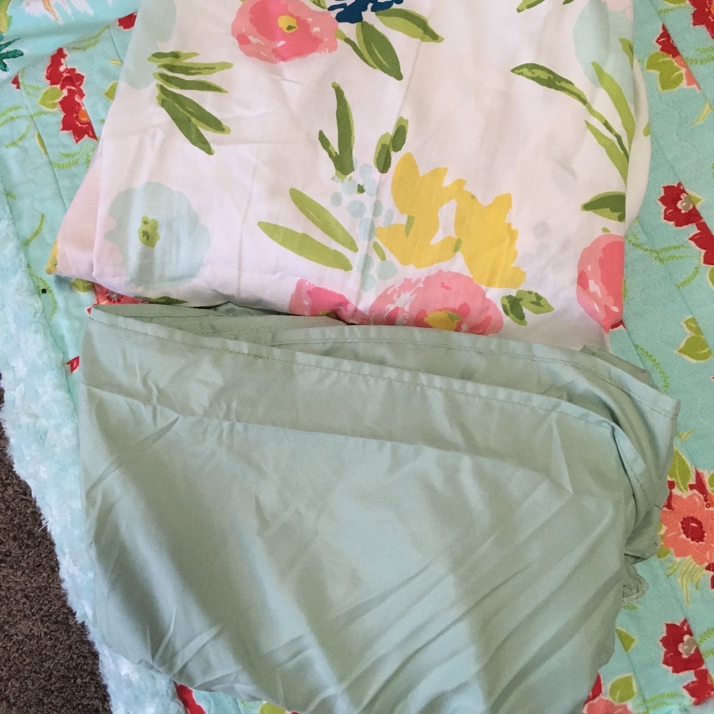 Crib bedding